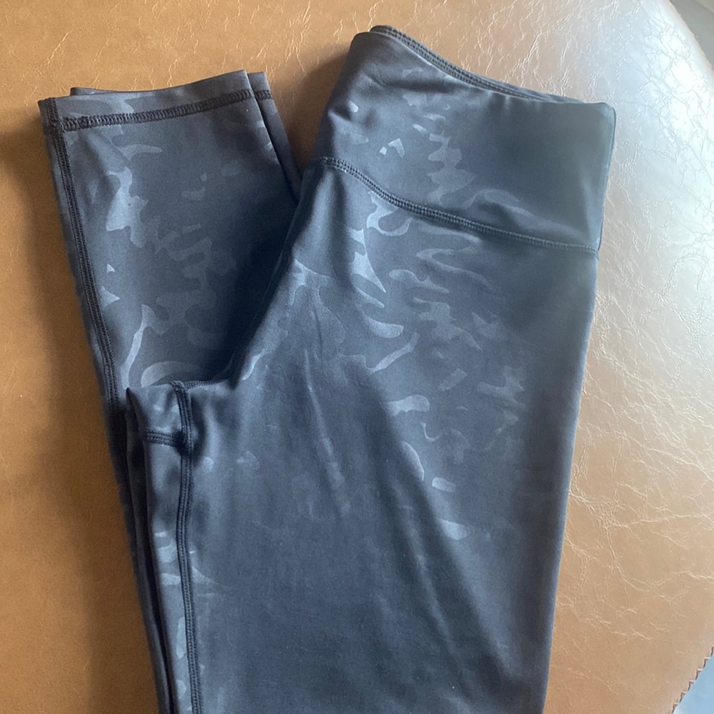 Zyia Active leggings SZ 12 black camo
